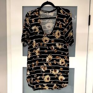 Maurices Floral Black and Yellow Women's Top XL